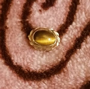 Tiny Cats Eye Lapel pin
